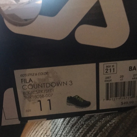 FILA Kids Shoes size 11 - Picture 4 of 6